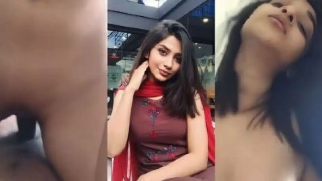 Hot Desi Girlfriend Riding Dick Like A Queen