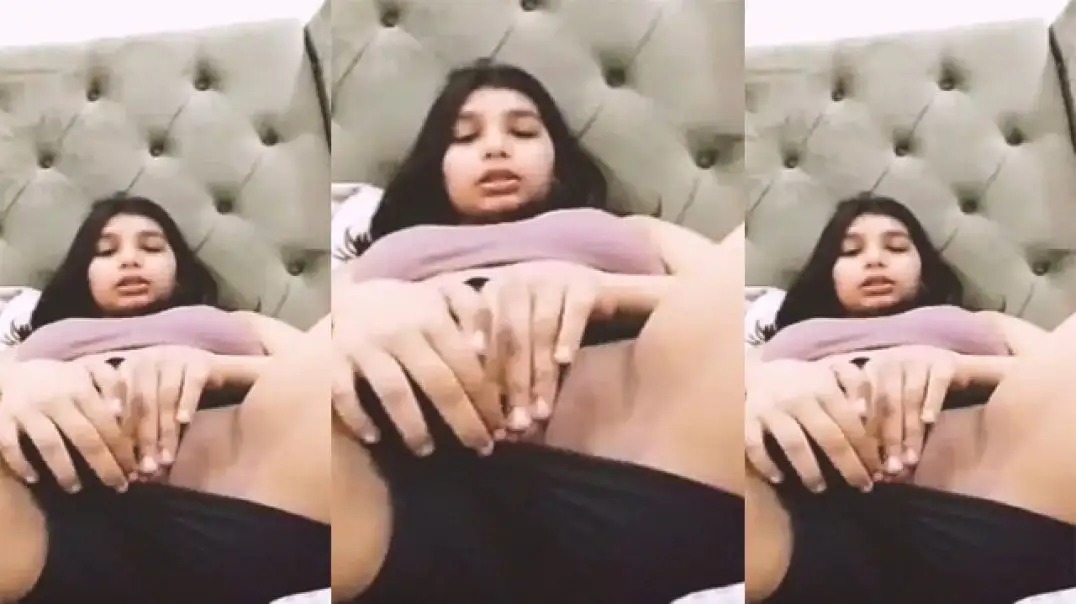 Hot Indian GF Sends Secret Naughty Finger MMS