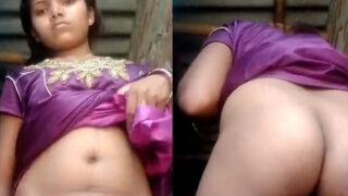 Pure Desi village girl showing pussy hole village sex MMS