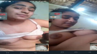 Pakistani village girl nude pussy show on video call