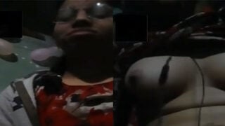 Virgin Dehati girl boobs show on video call