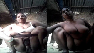 Busty Bihari village Bhabhi showing her assets on cam